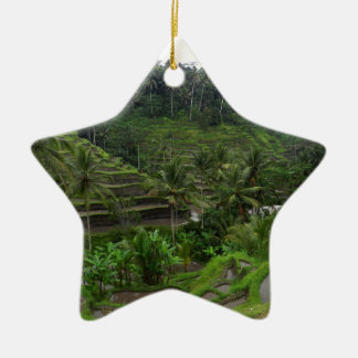 Terrasserade risfält julgransprydnad keramik