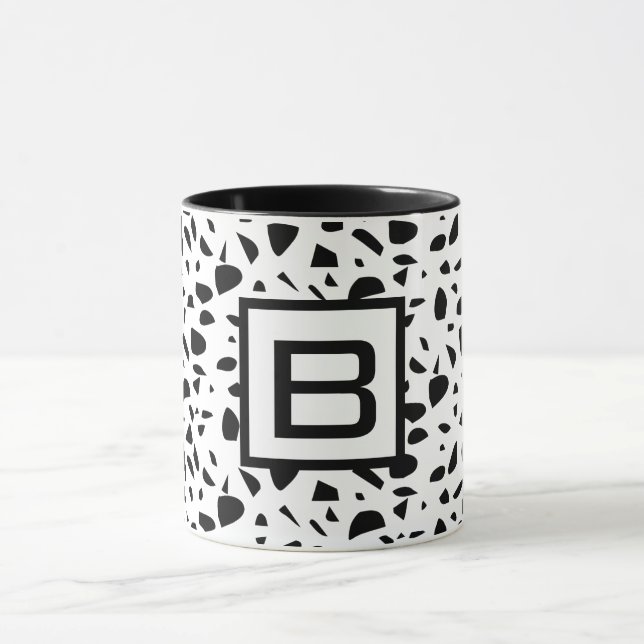 Terrazzo svartvit monogram mugg (Center)