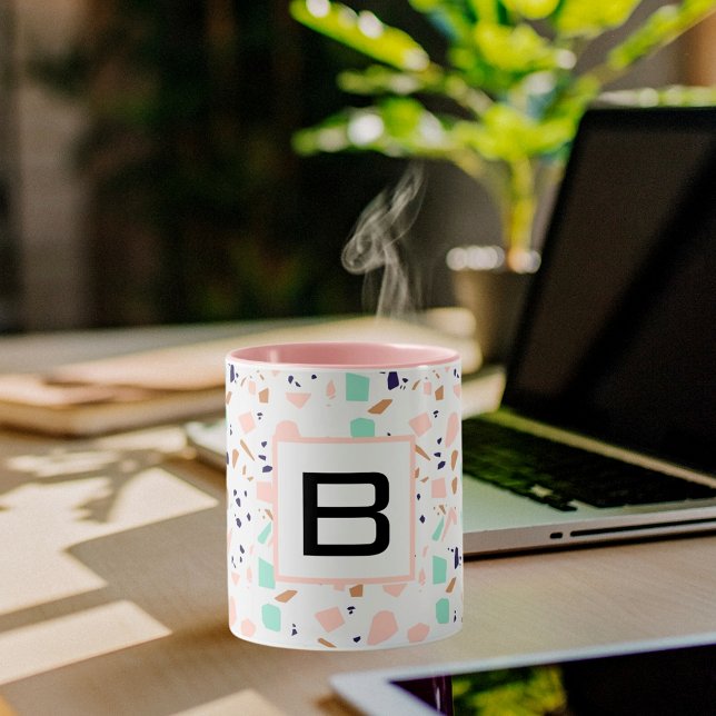 Terrazzo white  myntmynta monogram mugg (Skapare uppladdad)