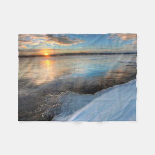 Teslin Lake efter en storm som klarnar, Yukon Fleecefilt (Framsidan (Horisontell))
