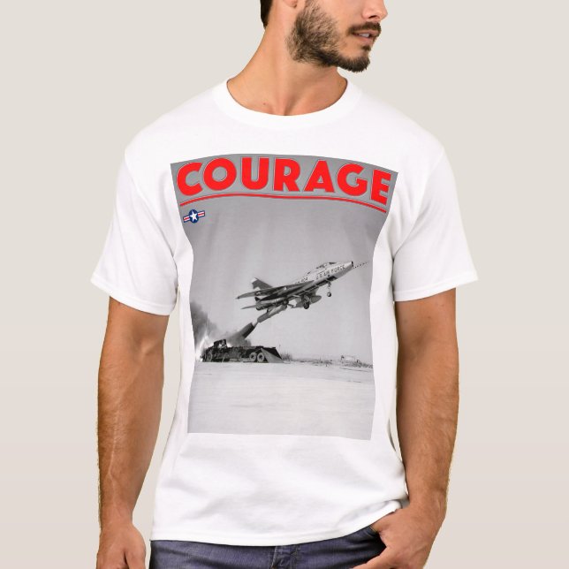 TEST PILOT COURAGE - F-100D Toppen Saber T Shirt (Framsida)