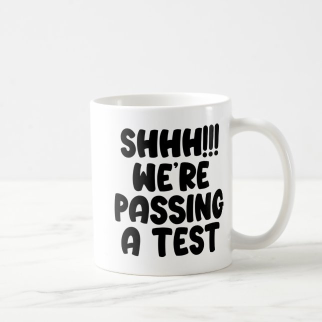Testade testtub 2022 med en svag testdag kaffemugg (Höger)