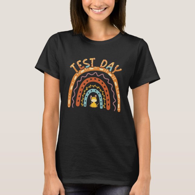 Testdag Rocka Provet Lärare Provdag Regnbåge T Shirt (Framsida)