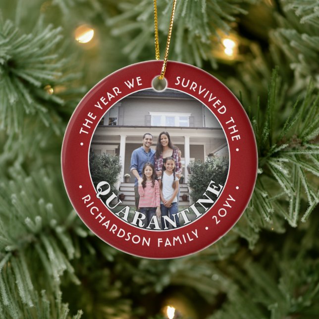 Text 2-foto Vi Överlevt Quarantine Funny Red Julgransprydnad Keramik (Träd)