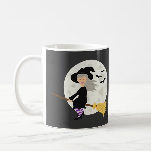 Text för Cute Witch Girl Flies & Happy halloween Kaffemugg (Vänster)