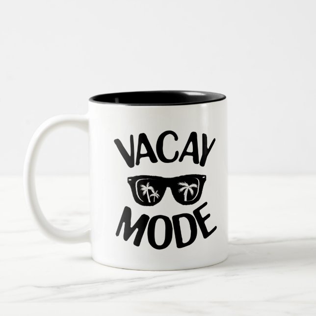 Textbild i Vacay Mode Ord Två-Tonad Mugg (Vänster)