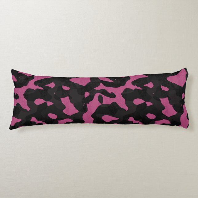  Textured pink and black camo abstract Kroppskudde (Framsidan)