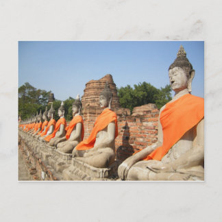 Thai Buddhist-statyer vid Ayutthaya Thailand Templ Vykort