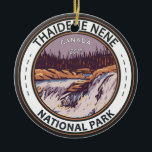 Thaidene Nene National Park Canada Vintage Badge Julgransprydnad Keramik<br><div class="desc">Konsdesign för vektorkonst i Thaidene Nene National Park. Parken ligger i närheten av öster arm i Underbara Slave Sjö,  som ligger norr om Kanadas boreala skog.</div>