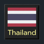 Thailand Magnet<br><div class="desc">Konungariket Thailands historia:Konungariket Thailands färgade flagga, genom Rama VI-royalet den 28 september 1917, visar den fantastiska skönheten och kulturen i Konungariket Thailand, och varje färg på flagga återspeglar tydligt detta. Den vita på flagga representerar renheten hos Buddha, den blå är Royalty och den röda, som blod, är folket i landet....</div>