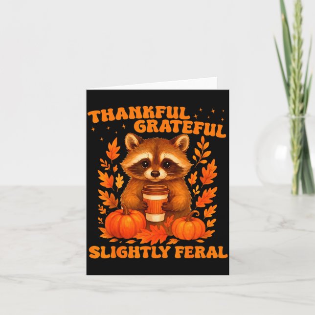 Thankful Grateful Slightly Feral Funny Raccoon Tha Kort (Framsida)