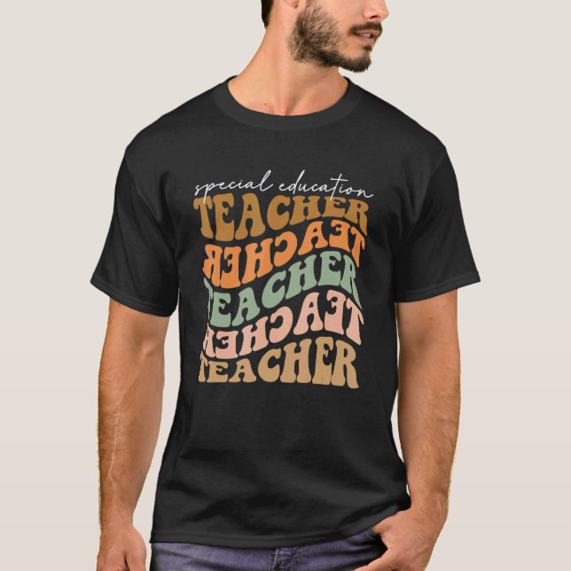 Thankful Special Education Teacher Retro Fall Vibe T Shirt (Framsida)