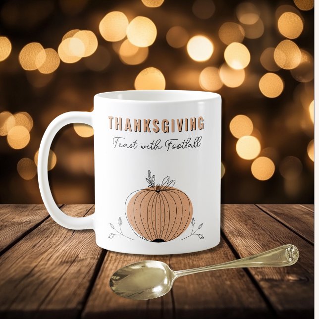 Thanksgiving Feast with Football Orange Pumpkin Kaffemugg (Thanksgiving Feast with Football Orange Pumpkin Coffee Mug)