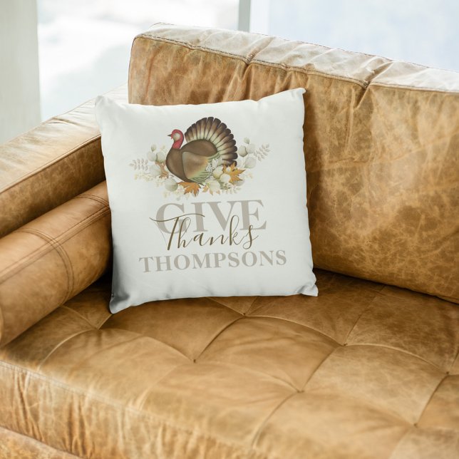 Thanksgiving Ge tack, fallande Personlig Kudde (A thanksgiving watercolor turkey throw pillow. )