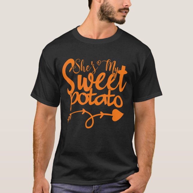 Thanksgiving som matchar Par. Hon är min sötpotat T Shirt (Framsida)