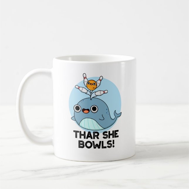 Thar Hon Bowls Funny Whale Bowling Pun Kaffemugg (Vänster)