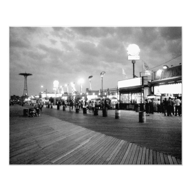 'The Boardwalk at Night' Fotografisk Print Fototryck (Framsidan)
