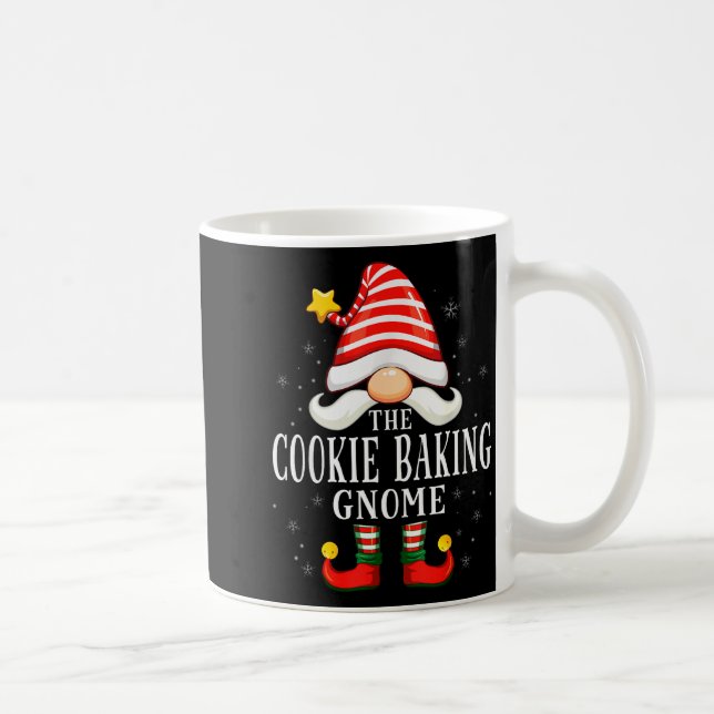 The Cookie Baking Gnome Christmas Group Family Paj Kaffemugg (Höger)