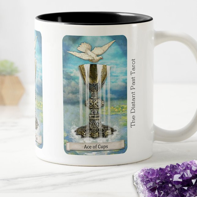 The Distant Past Tarotlek Ess av Koppar (Ace of Cups from The Distant Past Tarot)