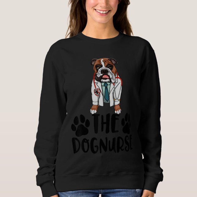The Dog Nurse Bulldog   Women Love Doggy Doctor T Shirt (Framsida)