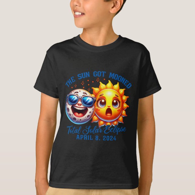 The Eclipse Sun Got Mooned Solar T Shirt (Framsida)