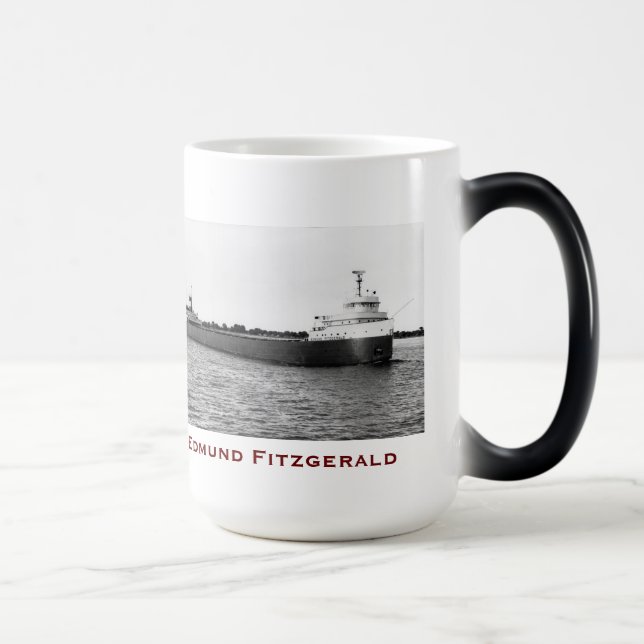The Edmund Fitzgerald with Crew Names Magisk Mugg (Höger)