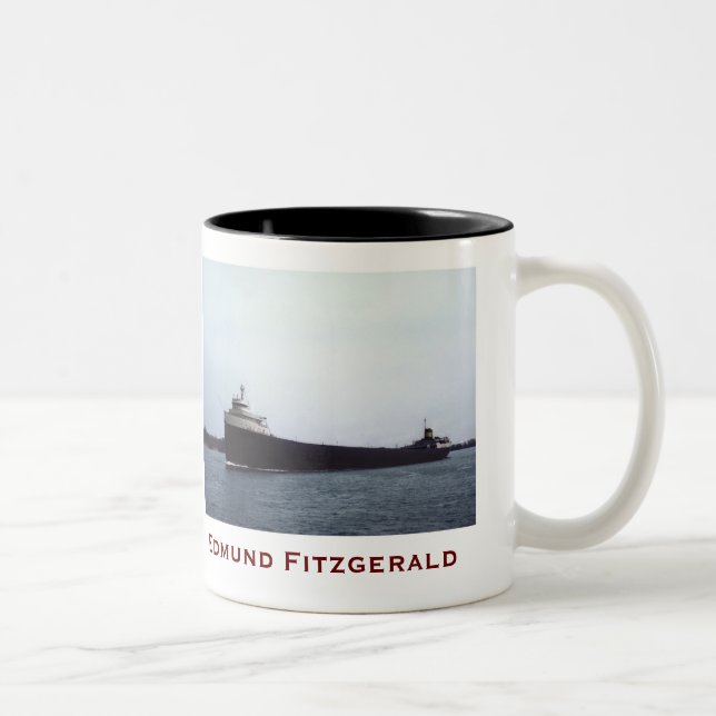 The Edmund Fitzgerald with Crew Names Två-Tonad Mugg (Höger)