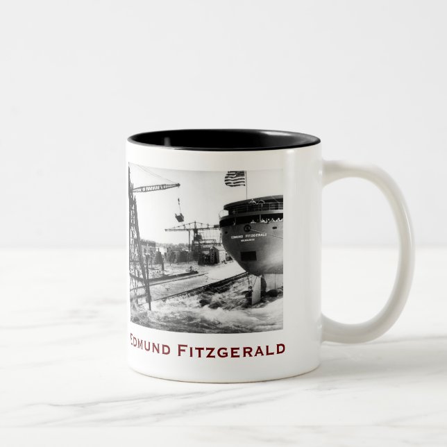 The Edmund Fitzgerald with Crew Names Två-Tonad Mugg (Höger)