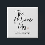 The Future Mrs och Ditt Namn | Modern Skönhetspres Knapp<br><div class="desc">Vi presenterar "The Future Mrs and Your Name" Modern Beauty Gift Set från Zazzle</div>