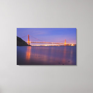 The Golden Gate Bridge i skymningen från Kirby Cov Canvastryck