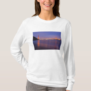 The Golden Gate Bridge i skymningen från Kirby Cov Tee