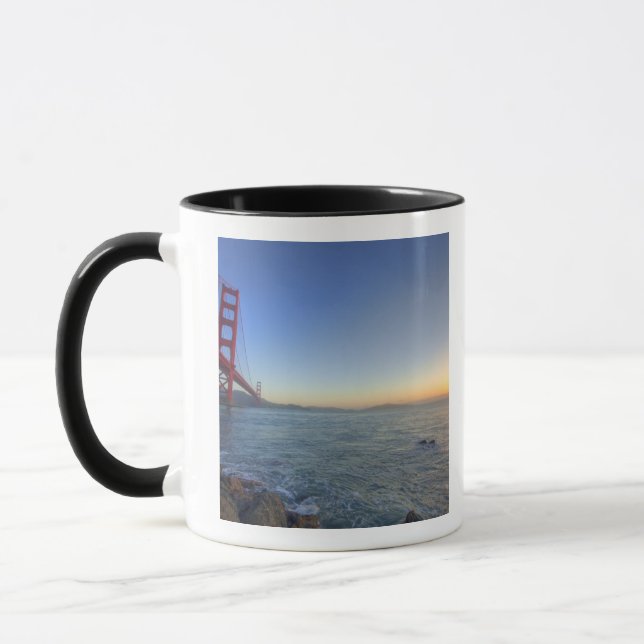 The Golden Gate Bridge vid soluppgång från Fort Mugg (Vänster)