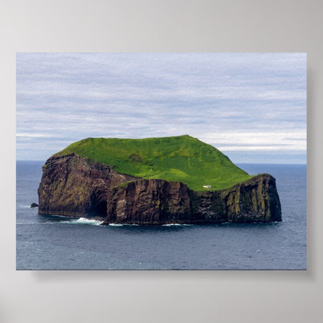 The island with one house poster (Framsidan)