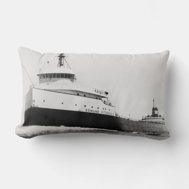 The Legendary S.S. Edmund Fitzgerald Lumbarkudde (Framsida)