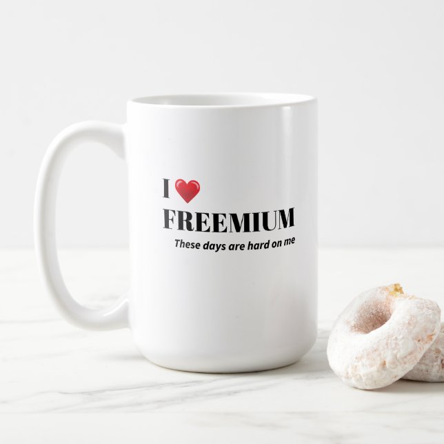 The "Life on a Budget" adulting is hard humour  Kaffemugg (Med munk)