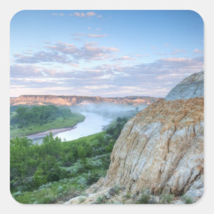 The Little Missouri River vid Little Fyrkantigt Klistermärke