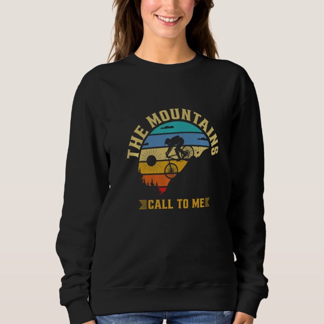 The Mountains Call To Me, Funny Mountain Biking Lo T Shirt (Framsida)