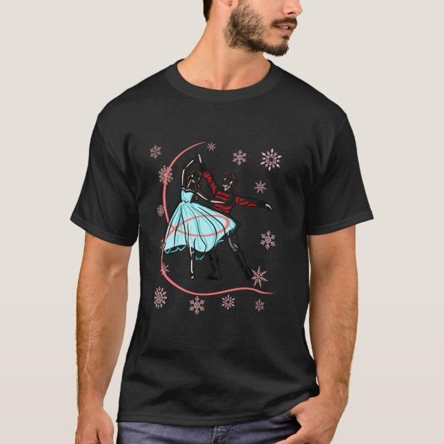 The Nutcracker Ballet Clara Dancing with Nutcracke T Shirt (Framsida)