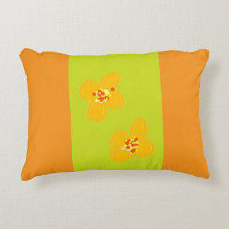 The Orange Flower Pillow Prydnadskudde