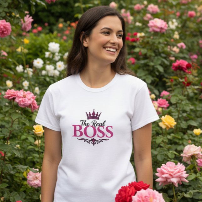 The Real Boss Women’s Graphic Tee (Skapare uppladdad)
