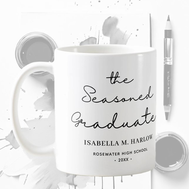 The Seasoned Graduate Personlig Kaffemugg (Skapare uppladdad)