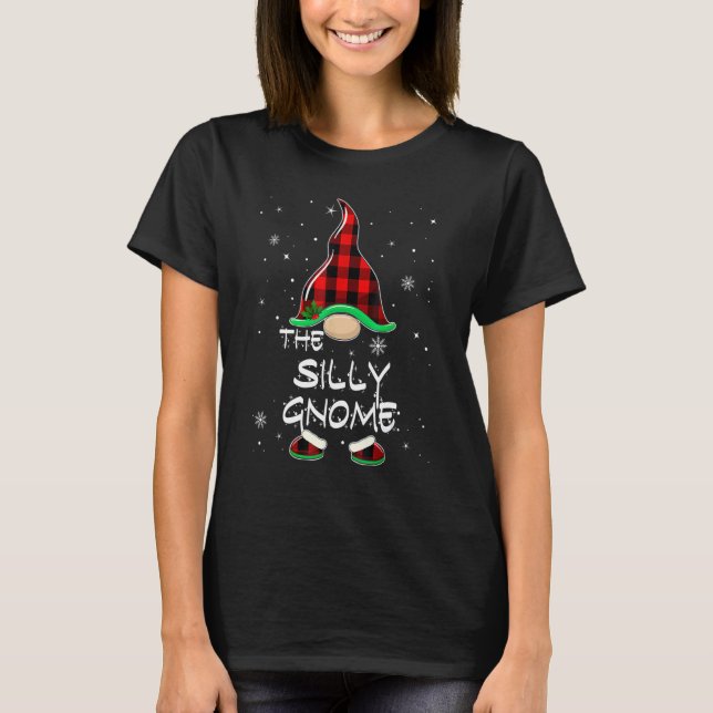 The Silly Gnome Red Buffalo Plaid Christmas Pajama T Shirt (Framsida)