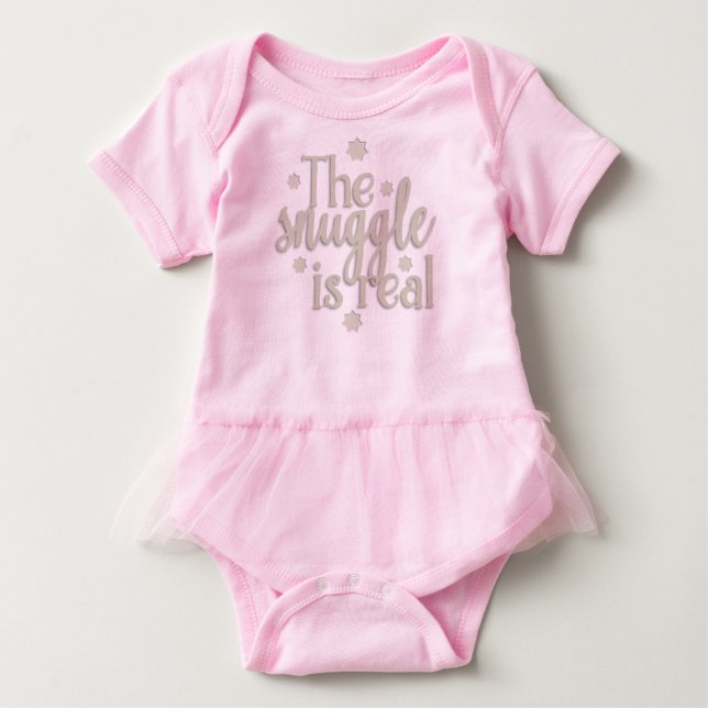 The Snuggle is Real bodysuit Tee (Framsida)