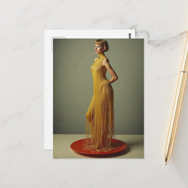 The Spaghetti Dress Woman on Red Platter Vykort (Fram/Back In Situ)