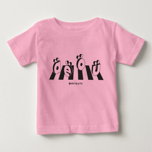 “The Umlauts™ tar över” T Shirt (Framsida)