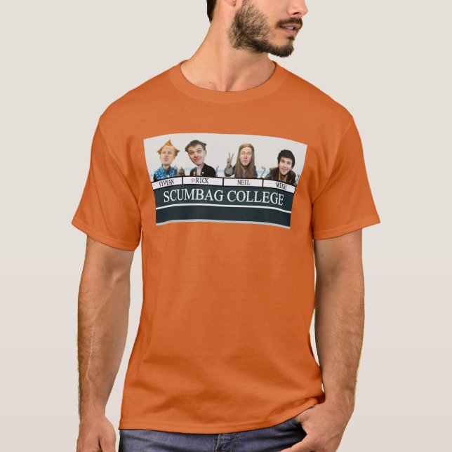 The Young Ones Smutsig högskolekompis T Shirt (Framsida)