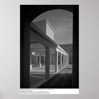 Theater Arts Byggnad från Breezeway, UCD Poster