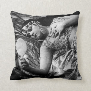 Theda Bara Kudde
