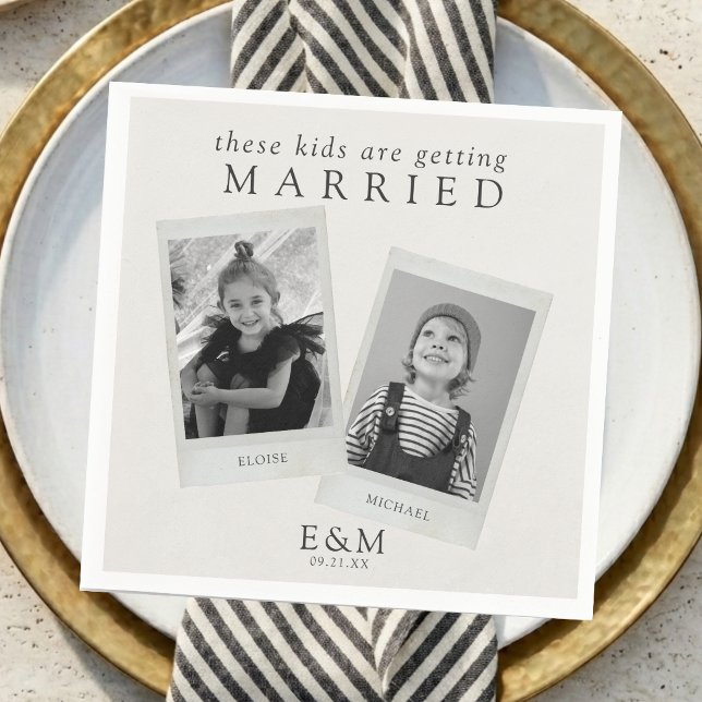 These Kids Are Getting Married Minimalist Wedding Pappersservett (These Kids Are Getting Married Minimalist Wedding Napkins)