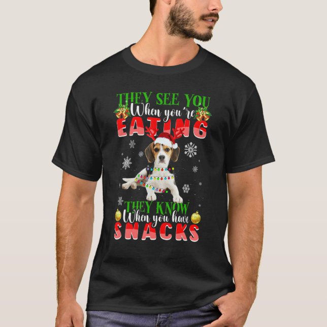 They See You Eating Christmas Reindeer Santa Beagl T Shirt (Framsida)
